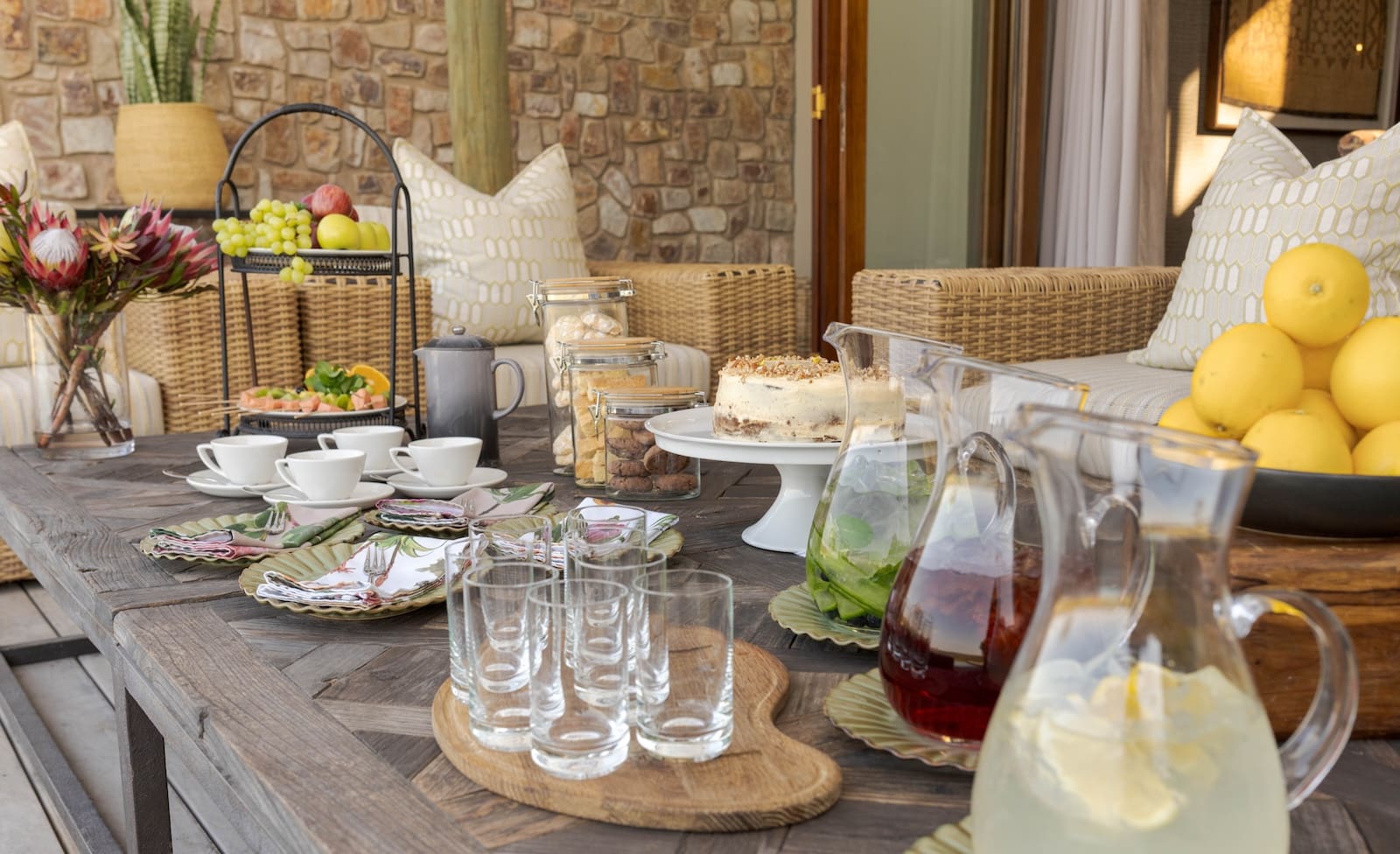 KWANDWE PRIVATE GAME RESERVE - Fort House - Veranda - Tea Time 2