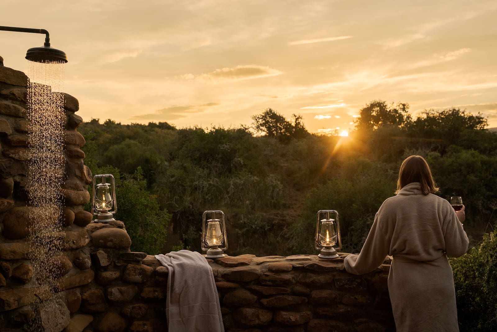 KWANDWE PRIVATE GAME RESERVE - Great Fish River Lodge - Suite - Outdoor Shower 1